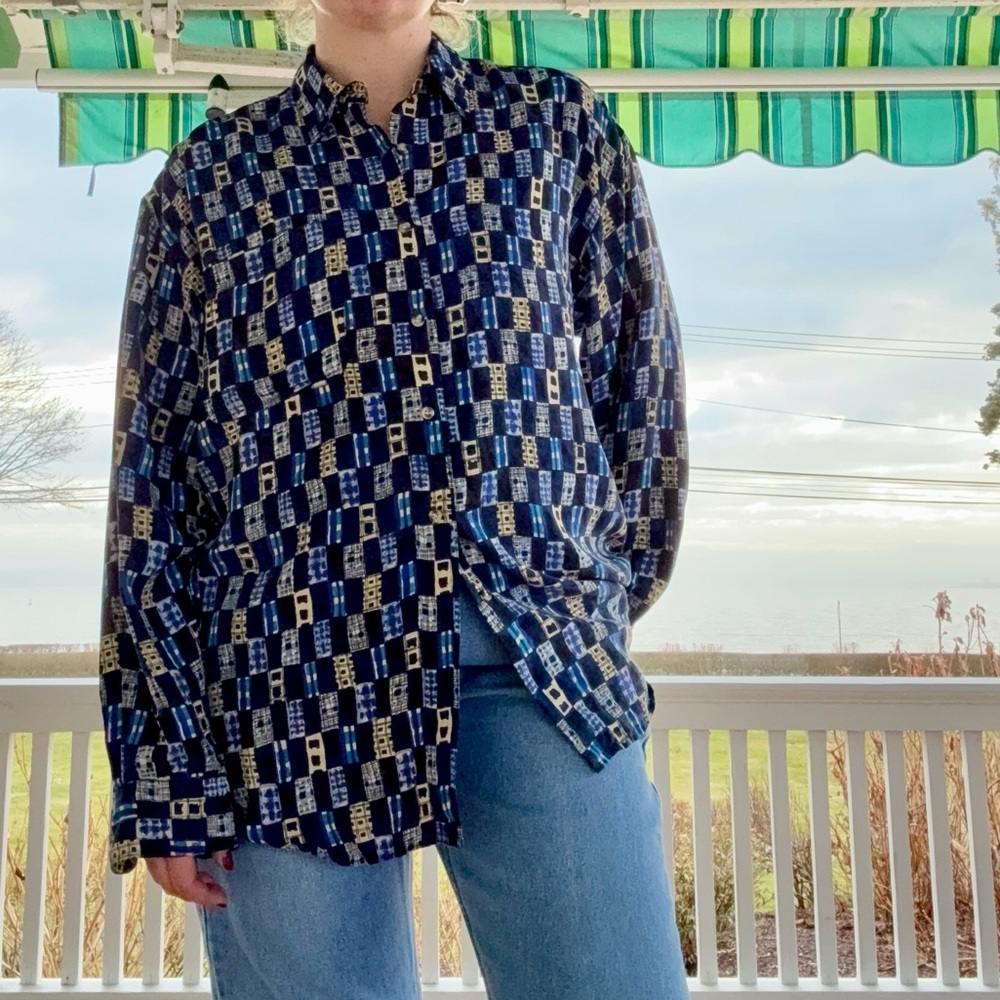 VTG Men’s Long Sleeve Silk Blue & White Abstract Shirt by Bogari Studio